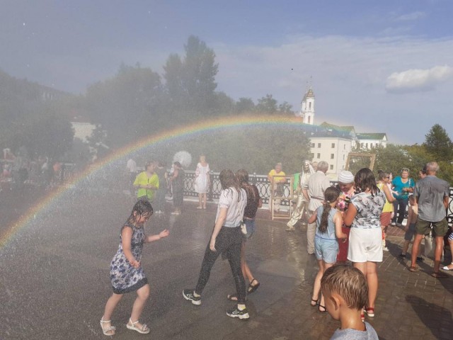 Монашки беснуются.