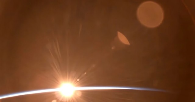Ракета SpaceX запечатлела орбитальный восход Солнца