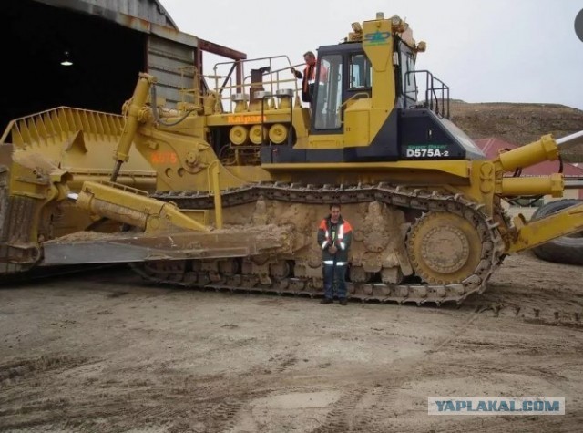 Алкаш по обочине на такой скорости решил объехать