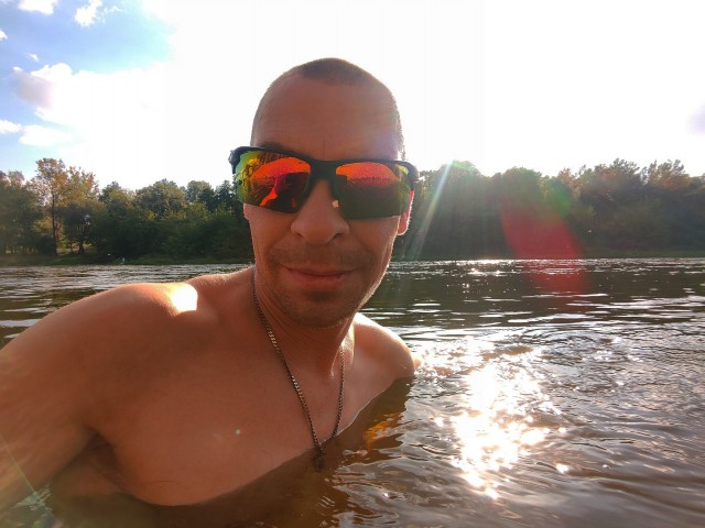 Идущий к реке