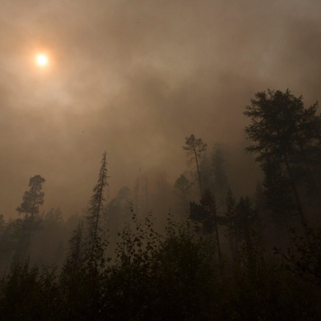Лесные пожары в Бурятии продолжаются