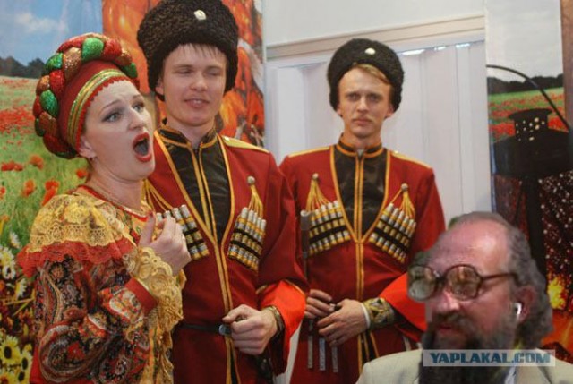 Фотожаба: С душой поёт