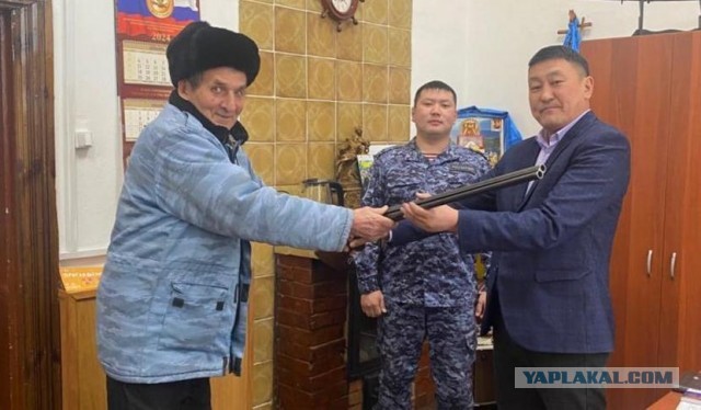 Житeль Бypятии пepeдaл в мyзeй peдкoe pyжьe