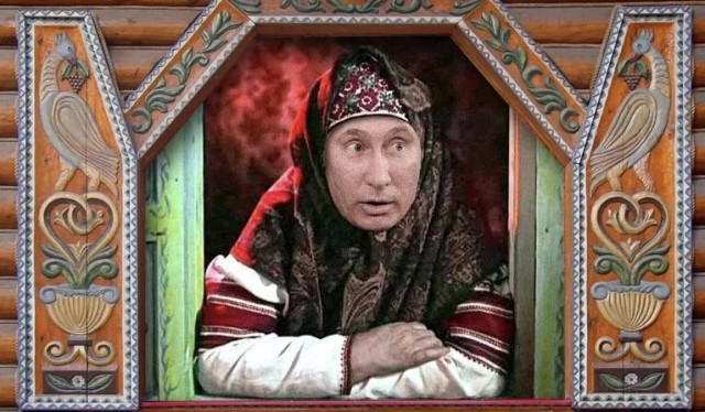 На станции Таганская у барельефа со Сталиным неизвестные разместили плакаты с цитатами Путина и Медведева