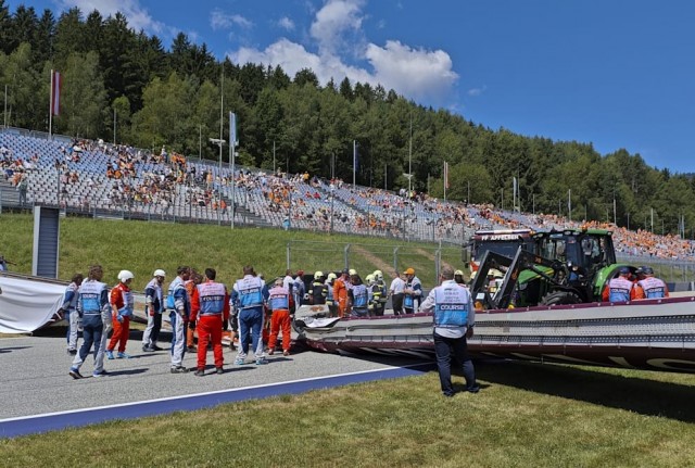 На трассу «Формулы-1» рухнул мост