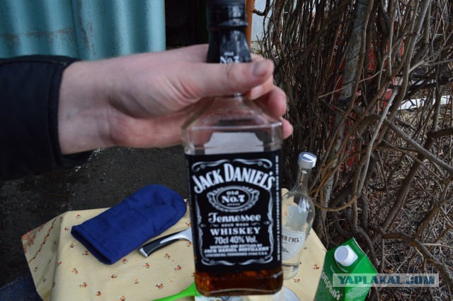 Копченые свиные ребрышки барбекю.