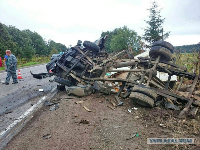 19 лет, мозгов нет, права три дня назад обмыли... ДТП