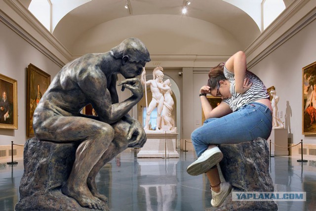 Фотожаба. Девушка просто уснула в кресле в универе
