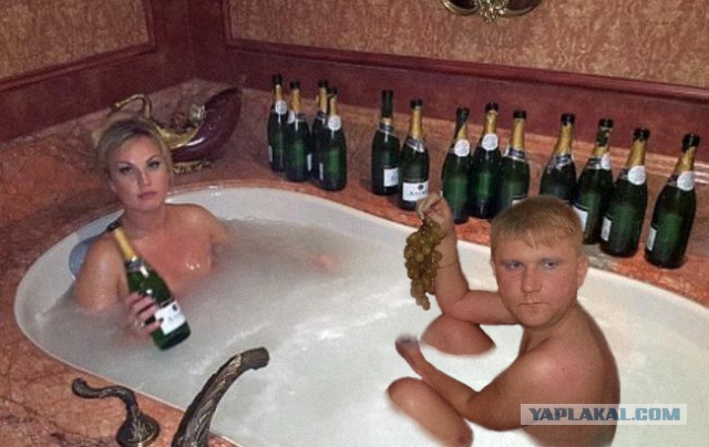 Фотожаба "женщина в ванной"