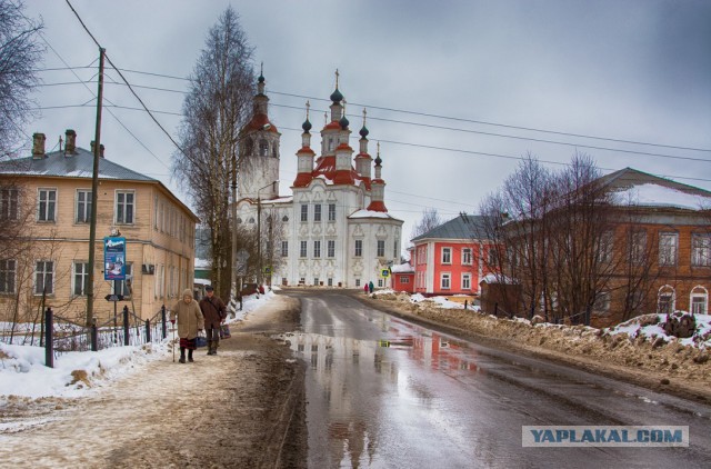 Городок наш небольшой, он с прекрасною душой...