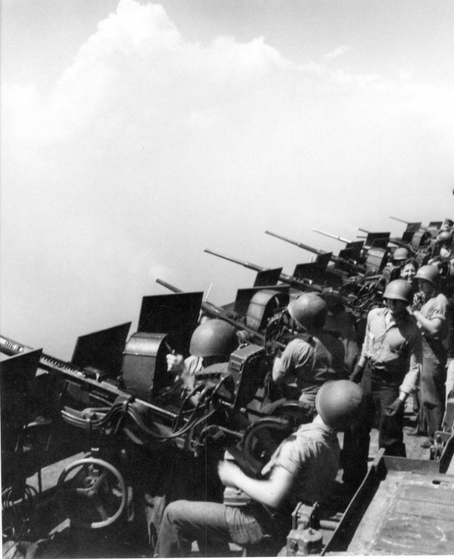 Атака камикадзе, 1944 год