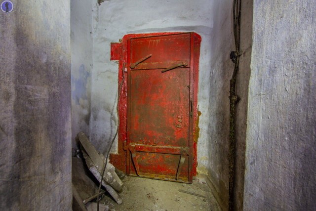 Забытое убежище закрытой кондитерской фабрики "Спутник"