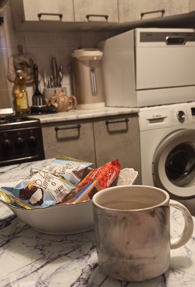 А вам завтра на работу.