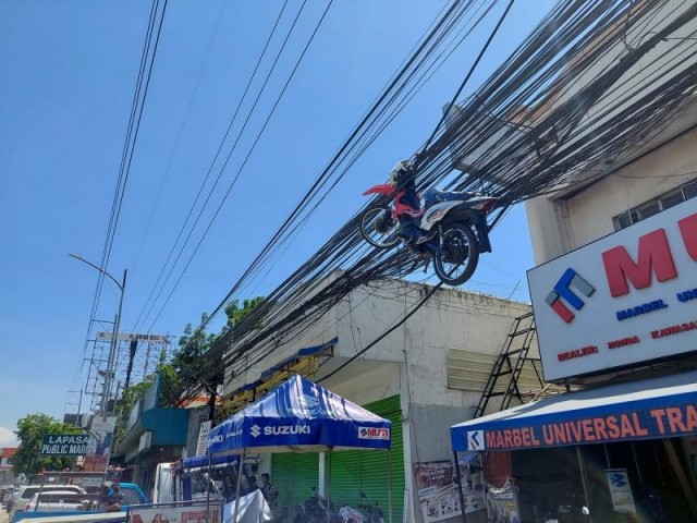 Фотографии из серии "Что здесь происходит?" 19.06.22