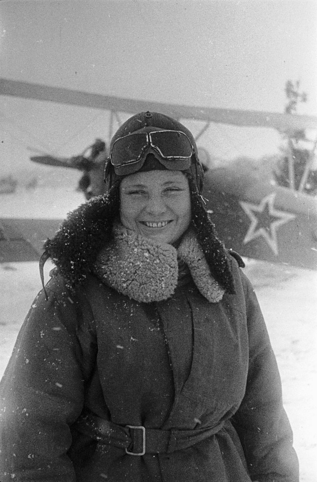 Фотографии связанных с историей Красной и Советской Армии.
