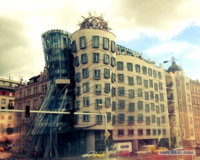 И целого мира мало!