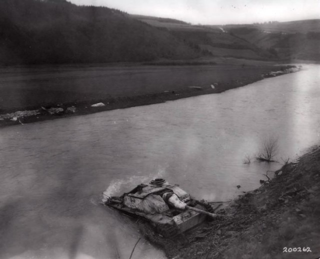 StuG III под кличкой "Гадюка", самая массовая в производстве с которой пришлось встретиться нашим дедам.