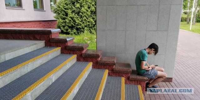 С 1 сентября — без телефонов: в школах Беларуси вводят запрет на гаджеты