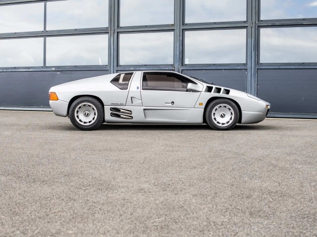 Vector W8 и другие. Редких суперкаров фотопост.
