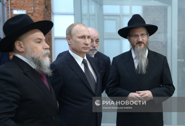 Москва призвала власти зарубежных стран эвакуировать дипломатов из Киева.