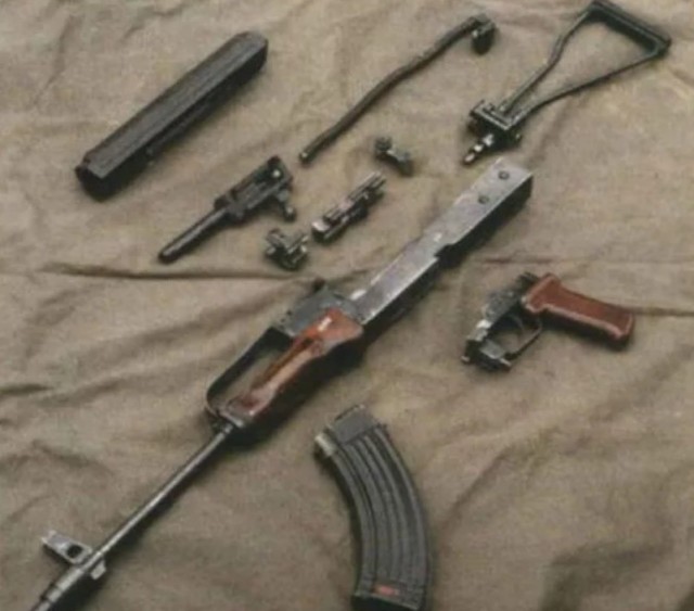 Почему в СССР не приняли на вооружение автомат Барышева, стрелявший в разы кучнее "Калашникова"