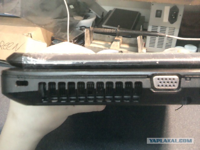 Рукожоп и ноутбук.