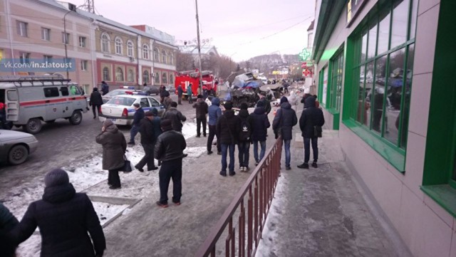 В СМИ появились первые кадры с места смертельного ДТП под Челябинском
