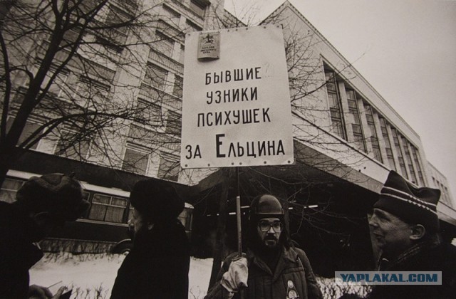 В Нарьян-Маре мужчина, вооружённый ножом, ворвался в детский сад "Сказка" и убил одного из детей.