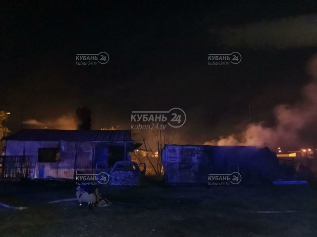 В станице Васюринской сгорела газовая заправка