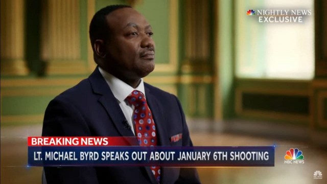 Майкл Бёрд коп который  застрелил Эшли Бэббит