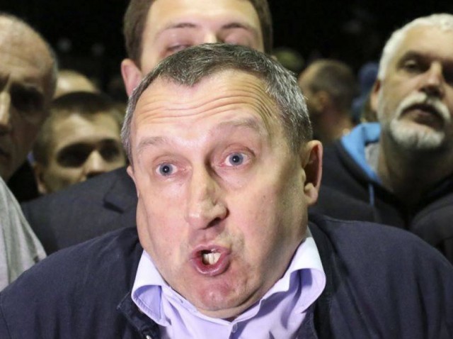Макрон заявил, что не менял номер телефона и готов к диалогу с Путиным.