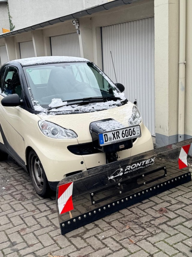 Немцы готовят технику  к холодам и снегопаду