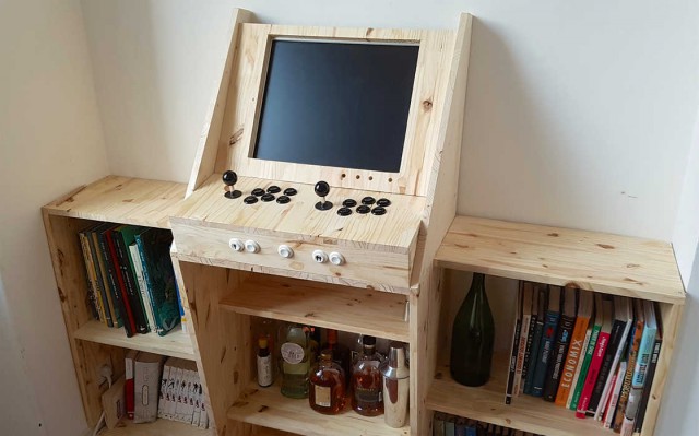 Мальчики подросли, а игрушки остались