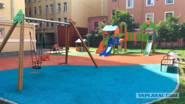 Песочница за 350 тыс. не предполагает наличие песка