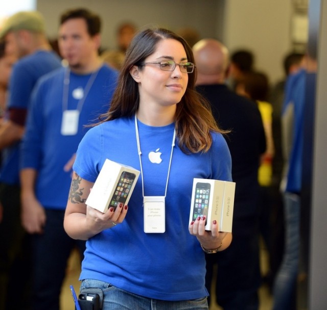 Несколько трюков Apple, благодаря которым компании удается продавать людям вещи, которые им не по карману