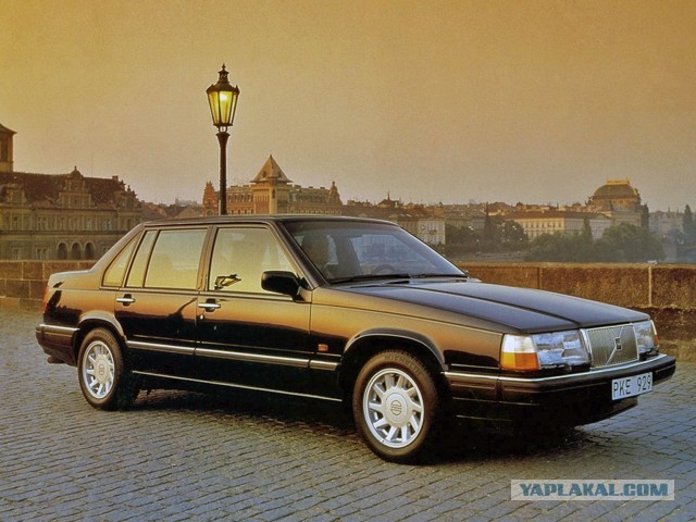 Какой автомобиль из 1990х-2000х вы бы хотели бы возродить под маркой "Москвич"