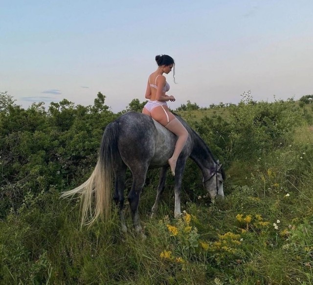 Девушки на свежем воздухе