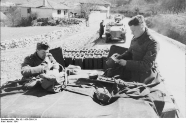 StuG III под кличкой "Гадюка", самая массовая в производстве с которой пришлось встретиться нашим дедам.