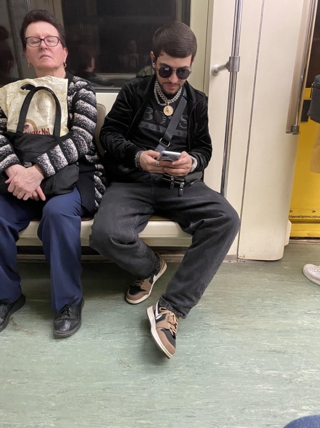 Модные и странные личности из московского метрополитена