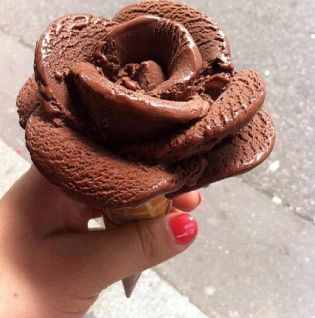 Любимая испекла мне шарлотку