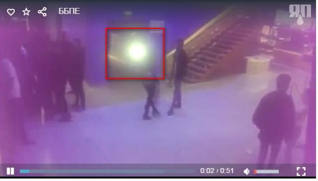 Романтик из Уфы подарил девушке розу и отправил ее подругу в нокаут ударом в челюсть