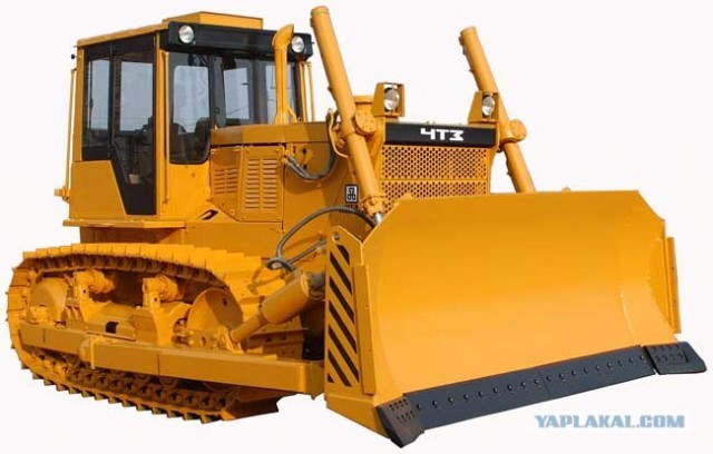 Пьяный бульдозерист снес 7 автомобилей...