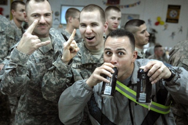 Россию обвинили в дискредитации НАТО из-за снятия пьяных солдат с поезда