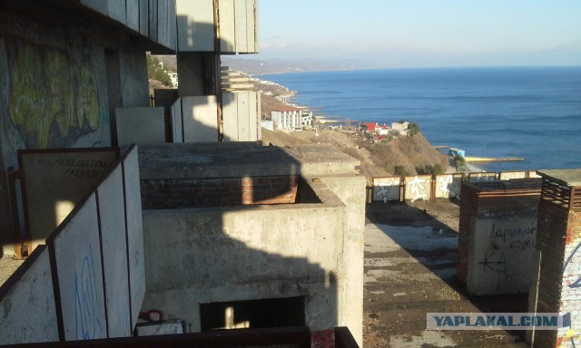 Заброшенный санаторий в Алуште 2