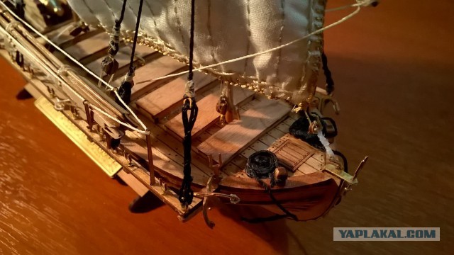 Модель Йола из дерева
