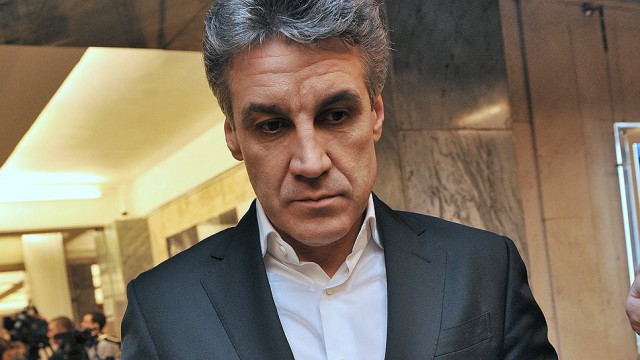 У Хахалевой дел невпроворот - и судит, и повышает мебели торговый оборот