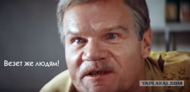 Семикилограммовую рвоту кашалота нашли российские туристы на пляже в Пхукете