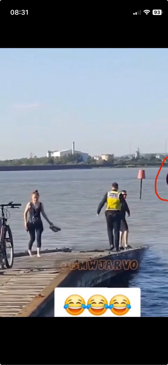 Этого участкового похоже все знают