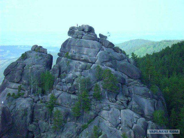 Отгородившись от мира