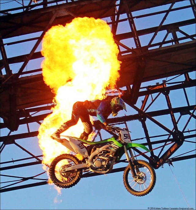 В Севастополе человек поджёг себя у всех на глазах